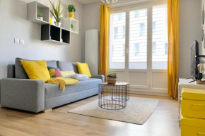 #D6 Hello Sunshine T3 Sleeps 6 Caserne de Bonne